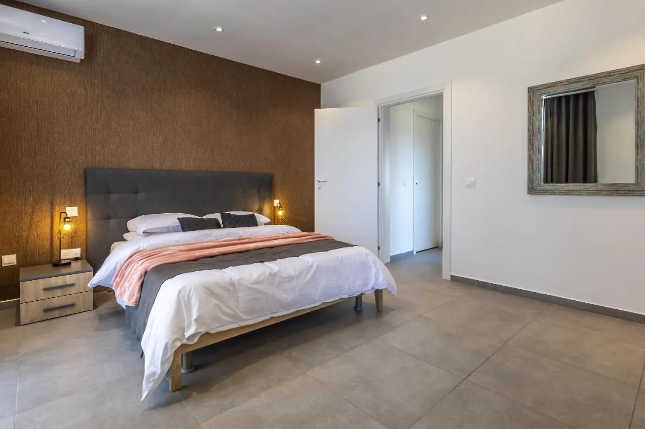 Heated Luxury Poolside Retreat In St Julian S Apartment Pembroke 0*,  Malta